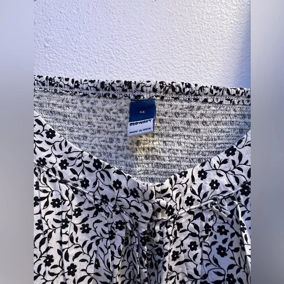 Plus Size- White Floral Print Blouse - Picture 5 of 5